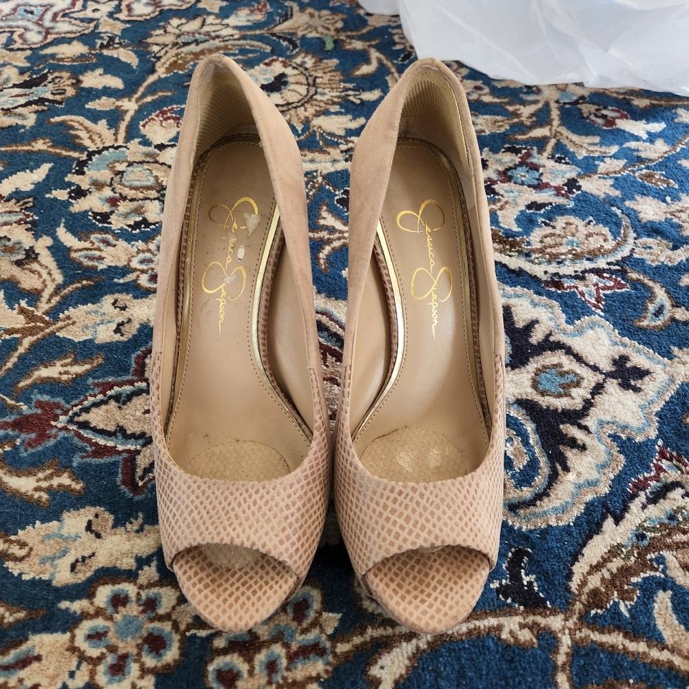 Jessica Simpson Vegan Suede Platform Pumps - Picture 2 of 4